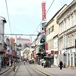 Gorgeous Centre In With Free Parking Apartment Bratislava