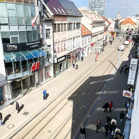 Gorgeous Centre In With Free Parking Lägenhet Bratislava