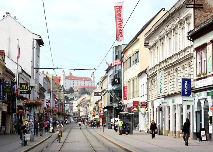 Gorgeous Centre In With Free Parking Lejlighed Bratislava